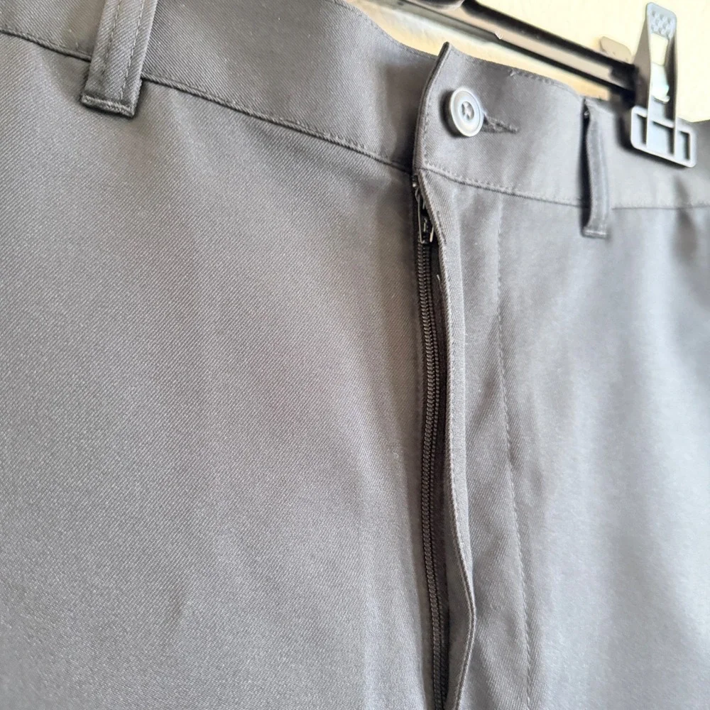 2UNDR Mens Golf Shorts Black Size 32 Performance Flat Front Polyester SR2282